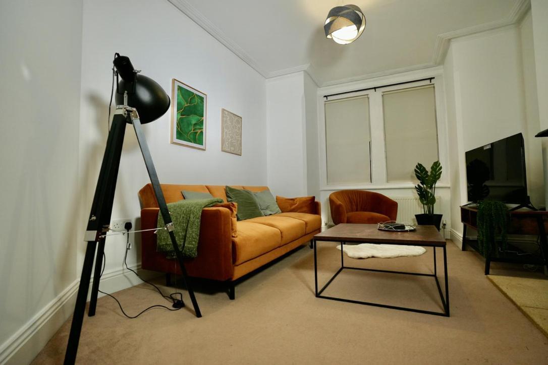 Spacious Two-Bedrooms House, Private Parking, Contractors, Relocators Οξφόρδη Εξωτερικό φωτογραφία