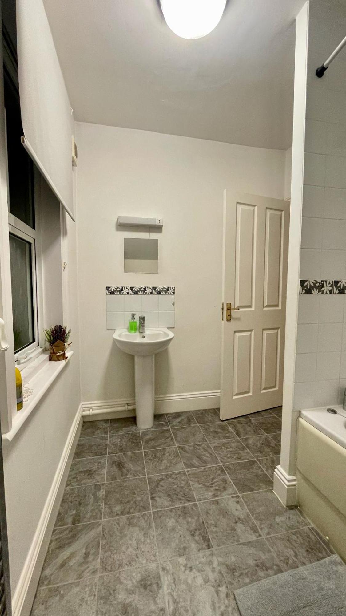 Spacious Two-Bedrooms House, Private Parking, Contractors, Relocators Οξφόρδη Εξωτερικό φωτογραφία