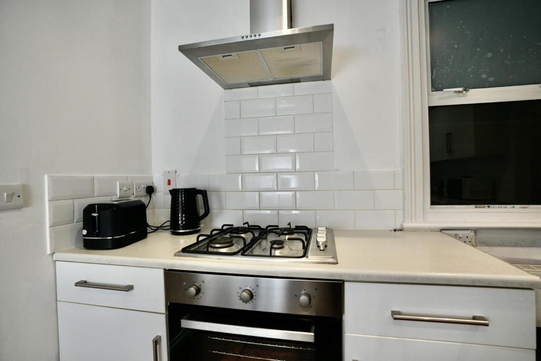 Spacious Two-Bedrooms House, Private Parking, Contractors, Relocators Οξφόρδη Εξωτερικό φωτογραφία